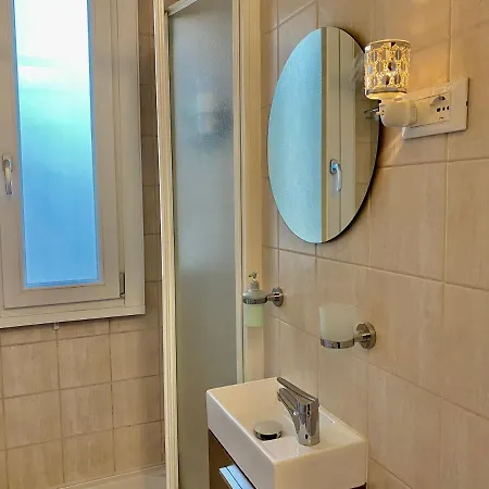 Elegant Vatican Metro & Golf Rom